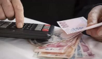 Emeklinin bayram ikramiyesi hesaplara yatıyor! İşte ödenecek meblağ