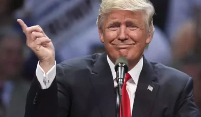 Trump konuşmaya başlayınca sinirden televizyonu kapatan bir grup var
