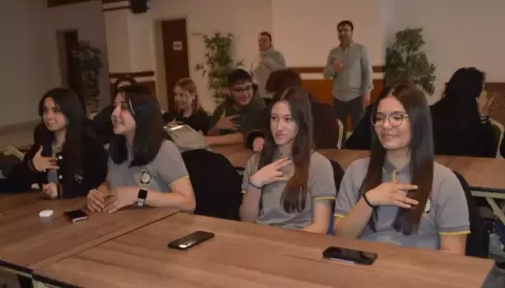 Cunda Lisesi’nde İşaret Dili Eğitimi Başladı