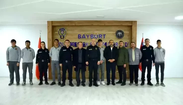 Bayburt İmam Hatip Lisesi Öğrencilerinden Polis Haftası Ziyareti