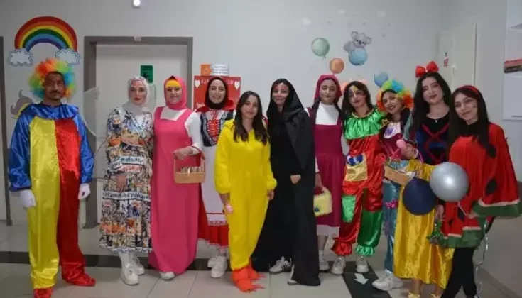Üniversite Öğrencilerinden Hasta Çocuklara Moral Etkinliği