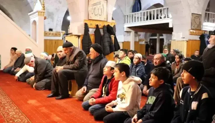 Sivas’ta ’40 Günlük Namaz’ Etkinliği Gerçekleşti