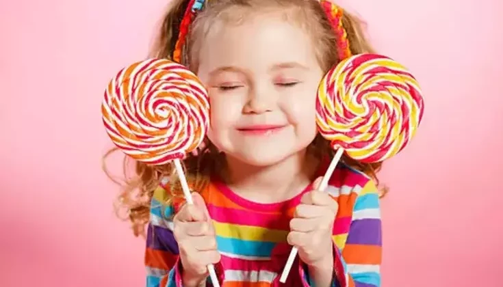 8 yaşındaki çocuk annesinin telefonundan 4 bin dolara 70 bin lolipop aldı