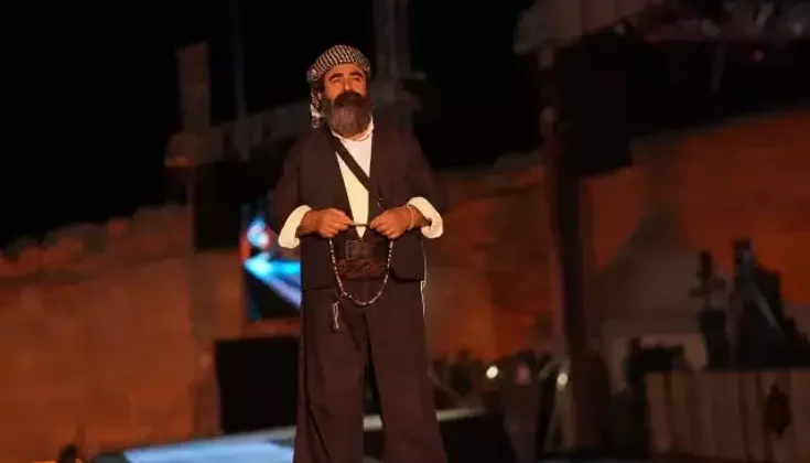 Gazeteci ve Aktör Halil Azizoğlu, Kürt Kıyafetleri Festivali’nde Şırnak’ı Temsil Etti