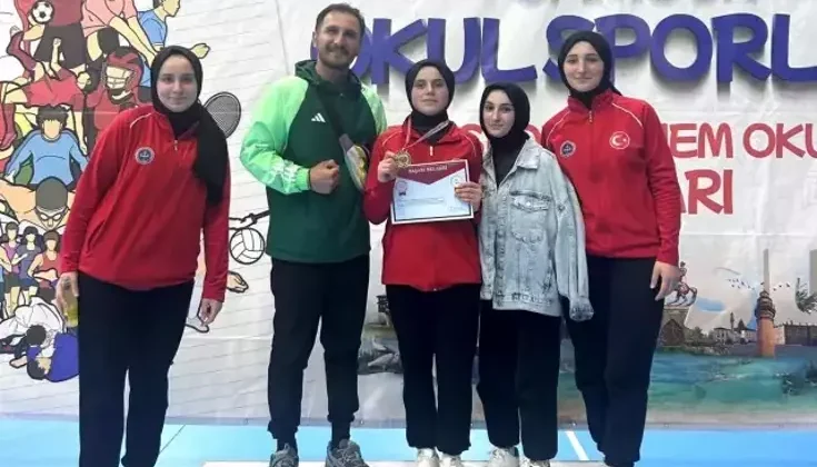 Hacer Zengin, Samsun’da Türkiye Bilek Güreşi Şampiyonu Oldu