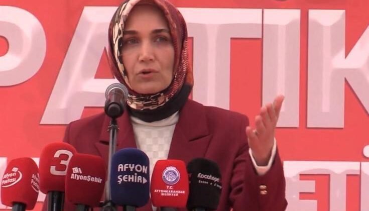 Türkiye’nin ilk türbanlı valisi, açılıştaki talebiyle tartışma yarattı